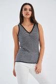 Peraluna İnce Çizgili V Yaka Kadın Triko Atlet - Lacivert/Beyaz thumbnail 2