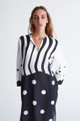Peraluna POLKA DOT CAFTAN Puantiye Desen V Yaka Midi Boy Yırtmaçlı Kadın Kaftan - Siyah/Beyaz - 3