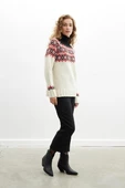 Styleboom X Peraluna COTSWOLD FAIR ISLE PULLOVER Balıkçı Yaka Baklava Desen Kazak Kadın Triko Kazak - Ekru Multi - 4