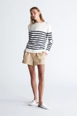 Styleboom X Peraluna BARDOT PULLOVER Omzu Düğmeli Çizgili Organik Pamuk Mevsimlik Kadın Triko Kazak - Ekru/Lacivert - 3