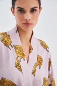 Peraluna CROWN Kral Tacı Desenli Diz Altı Saten Kadın Kimono - Açık Lila/Hardal - 3