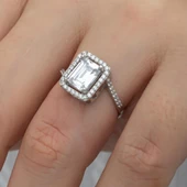 Zirkon Baget Taşlı Gümüş Tektaş Yüzük thumbnail 1