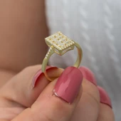 Dik Dikdörtgen Zirkon Taşlı Zincir Motifli Gümüş Tektaş Yüzük thumbnail 4