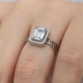 Baget Zirkon Taşlı Zincir Motifli Gümüş Tektaş Yüzük thumbnail 1