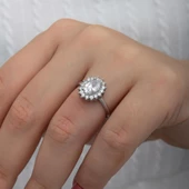 Oval Çiçek Desenli Gümüş Tektaş Yüzük thumbnail 1