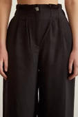Beli Lastikli Düğme Detaylı  Pileli Pantolon Siyah thumbnail 2