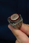 Kırmızı Taşlı Desenli 925 Gümüş Erkek Yüzük thumbnail 3