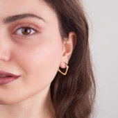 14 Ayar İtalyan V Tasarım Altın Küpe 3,00 gr - 3