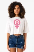 Pink Venus Symbol Hand Beyaz Kırçıllı Kadın Crop Tshirt - 1
