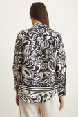 V Yaka Desenli Saten Gömlek Siyah thumbnail 5