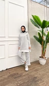 Yazı Baskılı Garni Detaylı Kapşonlu Kısa Sweat Pantolon İkili Tesettür Eşofman Takımı - 03080.008 - Gri thumbnail 3