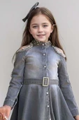 Kız Çocuk Omuzu ve Yakası Taş İşlemeli Gri Kot Elbise thumbnail 2