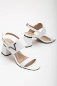 Kalın Bantlı Topkalı Cilt Beyaz Kadın Topuklu Sandalet thumbnail 1