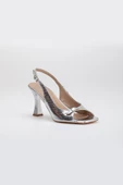 Büyük Numara Kadeh Topuk Rugan Gümüş Kadın Topuklu Sandalet thumbnail 4