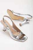 Büyük Numara Kadeh Topuk Rugan Gümüş Kadın Topuklu Sandalet thumbnail 1