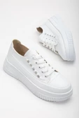 Kalın Taban Tek Sıra Taşlı Bağcıklı Beyaz Kadın Spor Ayakkabı thumbnail 1