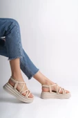 BELLA Lastikli Şerit Detaylı Ortopedik Taban Kadın Sandalet KT Krem thumbnail 2
