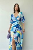 Desenli Yırtmaçlı Elbise thumbnail 4
