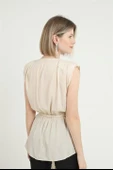 Kuşaklı Sıfır Kol Vatkalı Bluz thumbnail 3