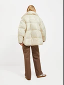 Jack&Jones JJXX Oversize Kapüşonlu Şişme Mont - Kışlık Sıcaklık ve Şıklık - 6