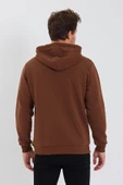 Erkek 3 İplik Pamuklu İçi Polarlı Baskılı Regular Fit Kapüşonlu Kanguru Cepli Kahverengi Sweatshirt - 5