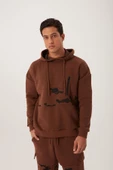 Erkek 3 İplik Pamuklu İçi Polarlı Oversize Göğüs Cepli Kapuşonlu Kahverengi Sweatshirt - 9