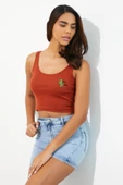 Nakışlı Kadın Askılı Crop Atlet Kiremit thumbnail 3