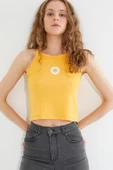Kadın Papatya Nakışlı Askılı Crop Atlet Sarı thumbnail 1