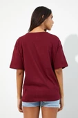 Kadın Baskılı Oversize T-shirt Bordo thumbnail 10