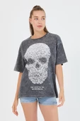 Kadın Parça Boya Baskılı Oversize Basic T-shirt  Antrasit - 1