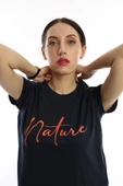 Kadın Nature Yazı Baskılı Crop Tişört Lacivert thumbnail 2