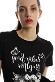 Kadın Good Vibes Only Yazı Baskılı Tişört Siyah thumbnail 3