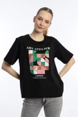 Kadın Art Atelier Baskılı Regular Fit Tişört Siyah thumbnail 2