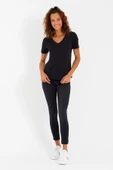 Kadın Tencel Kumaş V Yaka Parçalı T-shirt  Siyah - 3