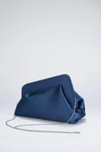 Mavi Asimetrik Çapraz Zincirli Saten Kadın  Clutch - 4