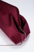 Bordo Asimetrik Çapraz Zincirli Saten Kadın  Clutch - 4