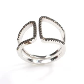 925 Ayar Gümüş Köşeli D Tasarım Yüzük thumbnail 3