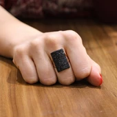 925 Ayar Gümüş Pembe Renk Dikdörtgen Siyah Taşlı Yüzük thumbnail 1