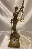 Avukat Adalet Kadın Heykeli Themis Terazi Dekoratif Hakim Savcı Saatli thumbnail 5