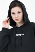 Kadın Baskılı Kapüşonlu Crop Sweat Antrasit - 1