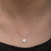 925 Ayar Gümüş Minimal Kar Tanesi Kadın Kolye - 4