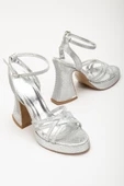 Petek Parlak Malzeme Çapraz Bantlı Gümüş Kadın Platform Topuklu Abiye Sandalet Ayakkabı - 1