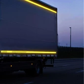 Tüvtürk Onaylı Belgeli Bant 5 Metre 5 cm Sarı Reflektörlü Reflektif Fosforlu Şerit Bant İkaz Bandı thumbnail 2