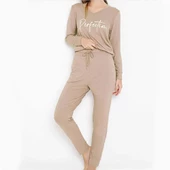 Confeo 840.619 Kadın Kışlık Uzun Kol Nakışlı V-Yaka Pijama Takım - 1