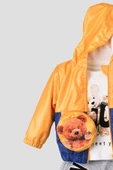 Erkek Bebek Kapüşonlu Yağmurluk Rüzgarlık Ayıcıklı Çantalı 4lü Bebek Takımı thumbnail 9