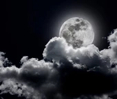 Bulutlara Gizlenen Ay - Kanvas Tablo thumbnail 1