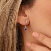 925 Ayar Gümüş Kalpli Taş Sallantı Küpe thumbnail 3