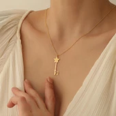 14 Ayar Altın Kaplama Yıldızlı Anahtar Figürlü Gümüş Kolye - CN00259 thumbnail 2