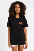 Sarı Kırmızı Batsman Siyah Kadın V yaka Tshirt - 1
