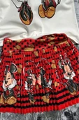 Kız Çocuk Omzu Fırfırlı Mickey ve Minnie Baskılı Beyaz Bluz Etekli Takım - 3